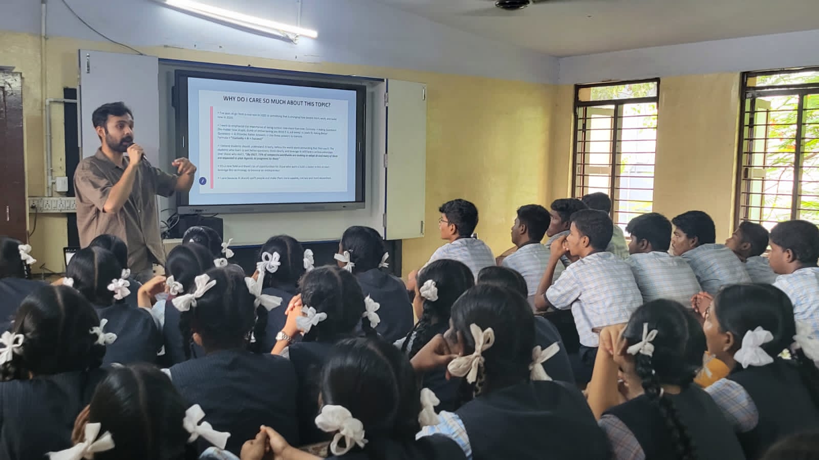 Jitthen speaking with students during the Sankara School workshop