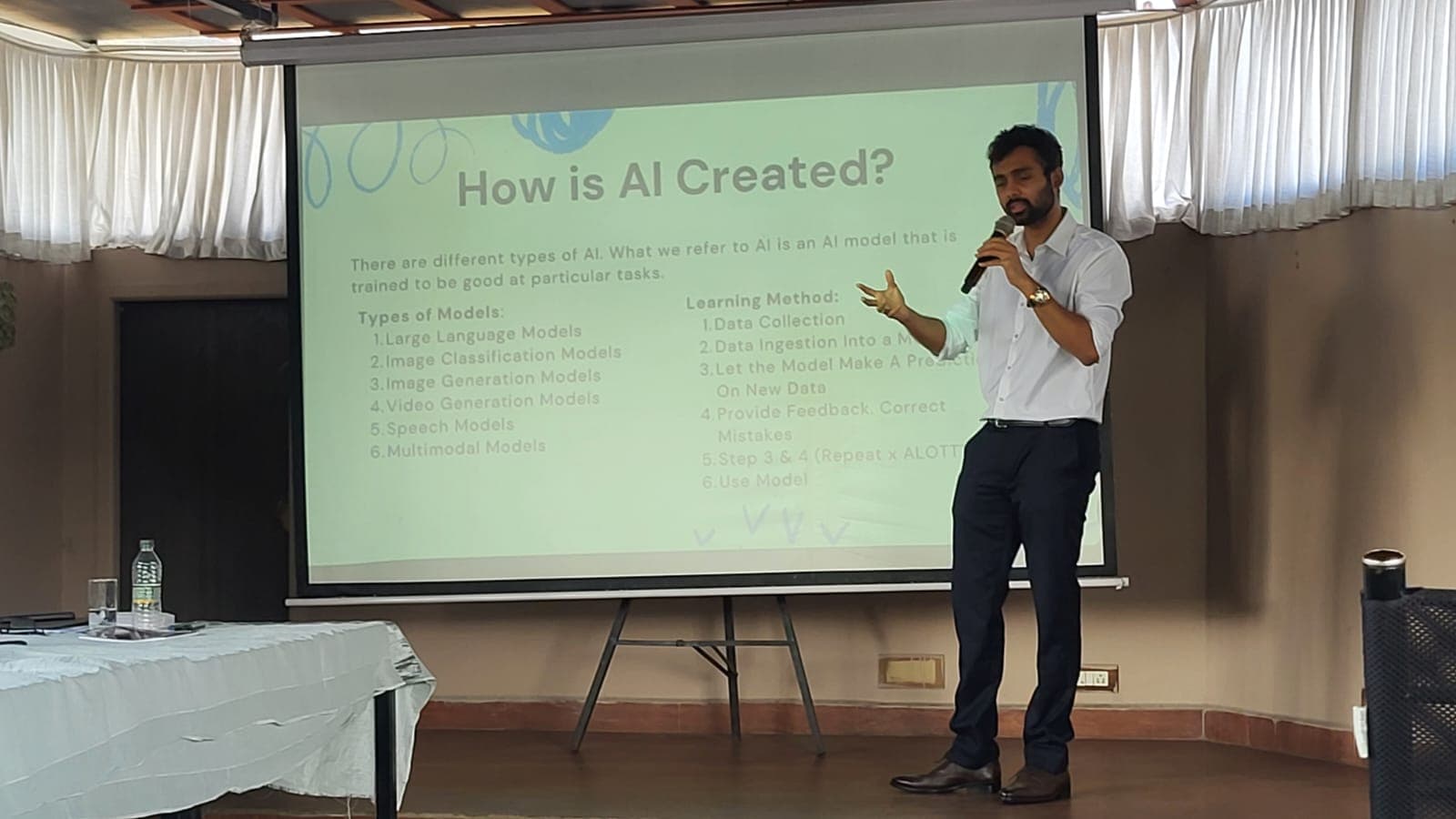 Jitthen explaining how AI is created at Stratovate Ignite